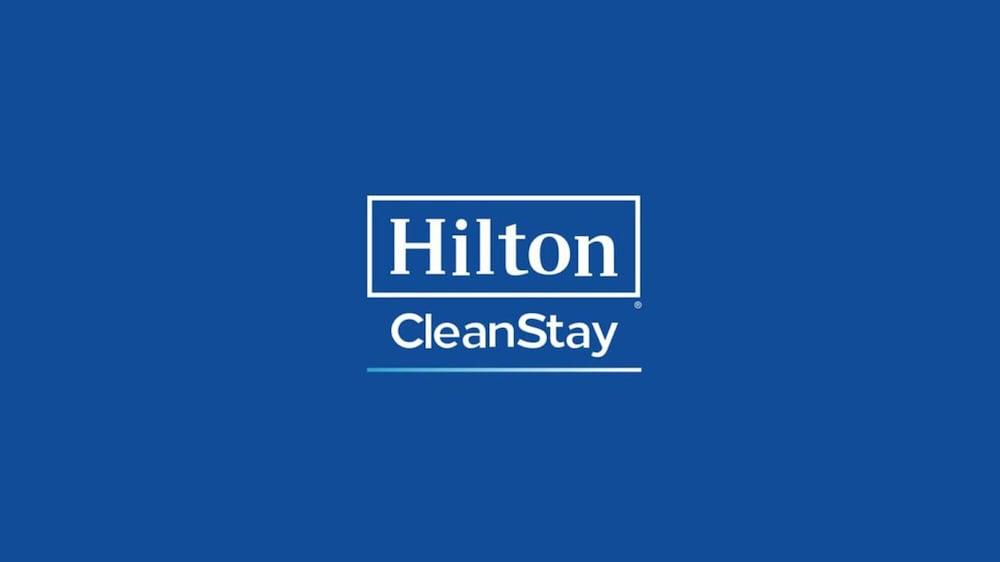 Hampton Inn & Suites Мишън Екстериор снимка