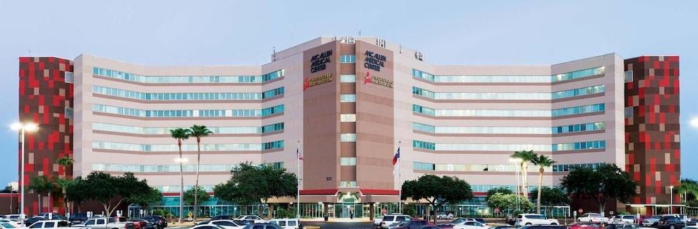 Hampton Inn & Suites Мишън Екстериор снимка