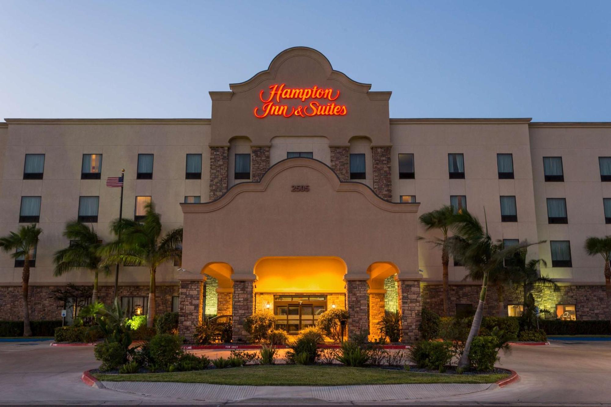 Hampton Inn & Suites Мишън Екстериор снимка