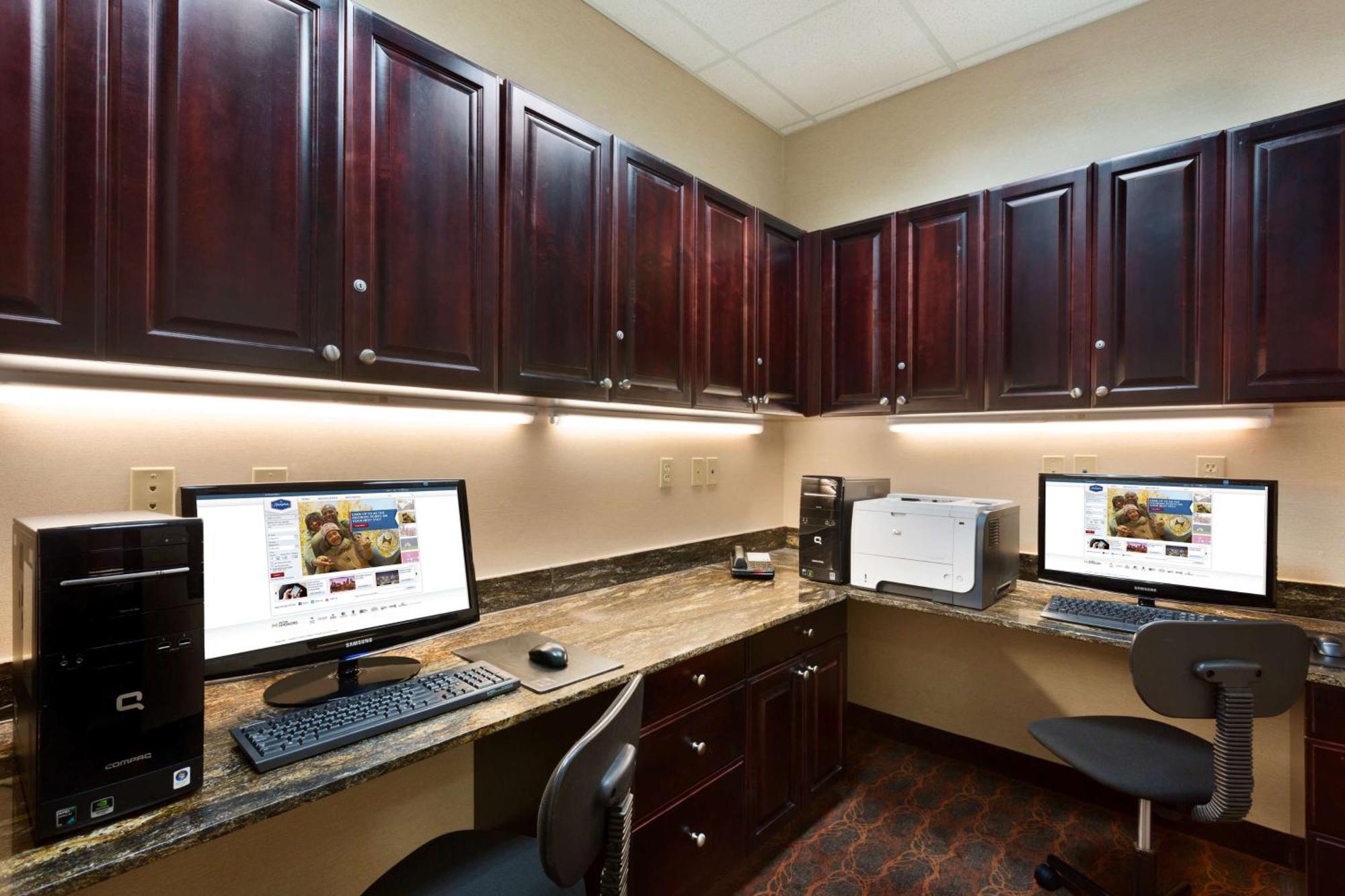 Hampton Inn & Suites Мишън Екстериор снимка